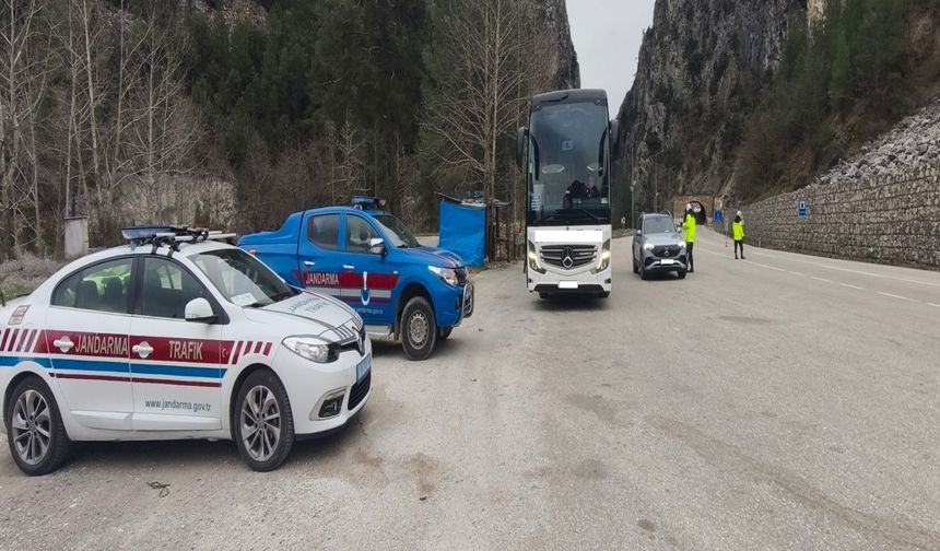 Burdur'da 1 haftada 381 araç ve sürücüsüne idari ceza uygulandı