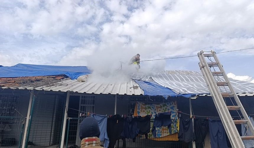 Dörtyol'da çatı yangını