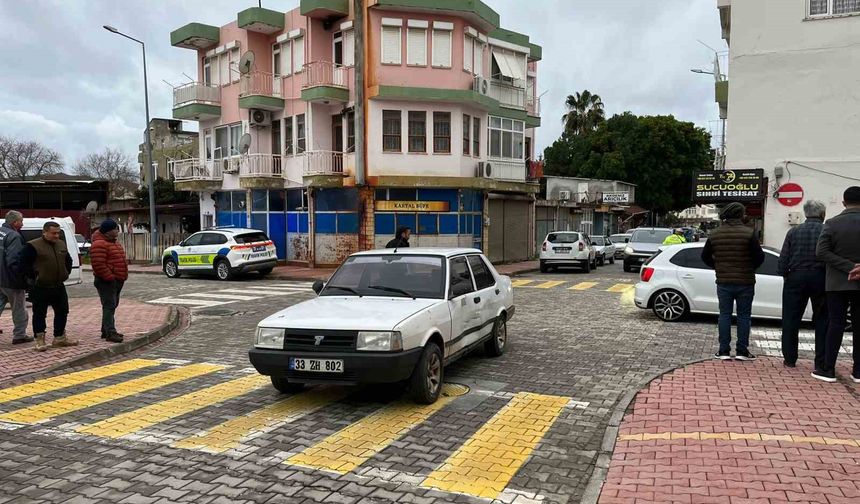 Gazipaşa'da otomobil ile motosiklet çarpıştı: 2 yaralı