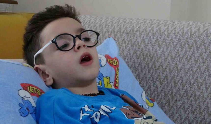 Grip sandılar, Boca virüsü çıktı: 7 yaşındaki Kaan 4 yıldır yatağa mahkum yaşıyor