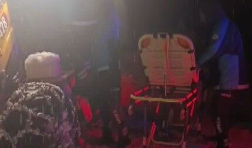 Karla kapanan yol açıldı, zehirlenen vatandaş kurtarıldı