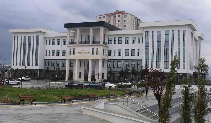 Vatandaşla devleti buluşturan Hatay Valiliği'nin yeni binası hizmete başladı