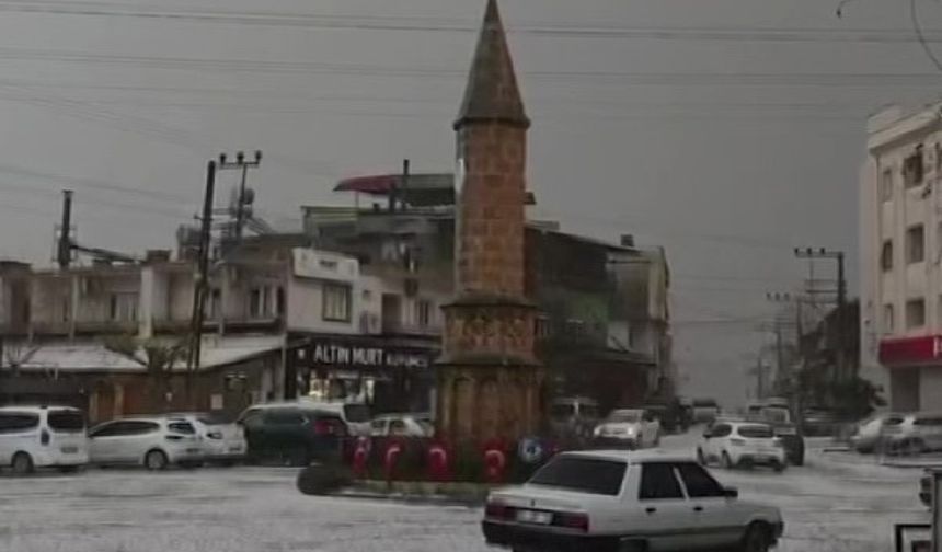 Adana'da dolu yağışı etkili oldu