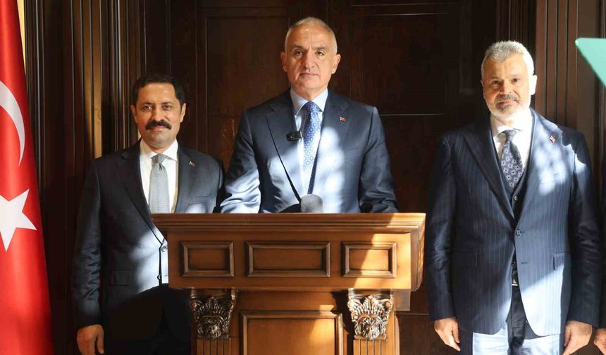 Bakan Ersoy: '11 ilimizde başlattığımız 63 işi tamamlamış bulunuyoruz'