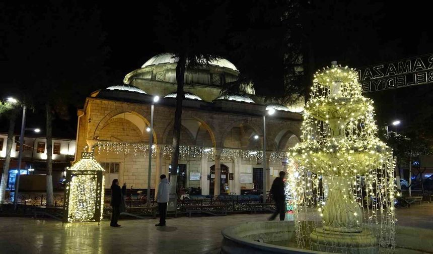 Isparta'da hatimle teravihe yoğun akın: 15 camide her gece bir cüz okunuyor