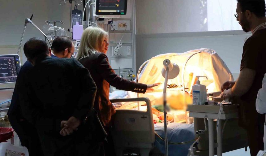 Kolu ve bacağı kopan hastalar 10 saatte aynı anda ameliyat edildi