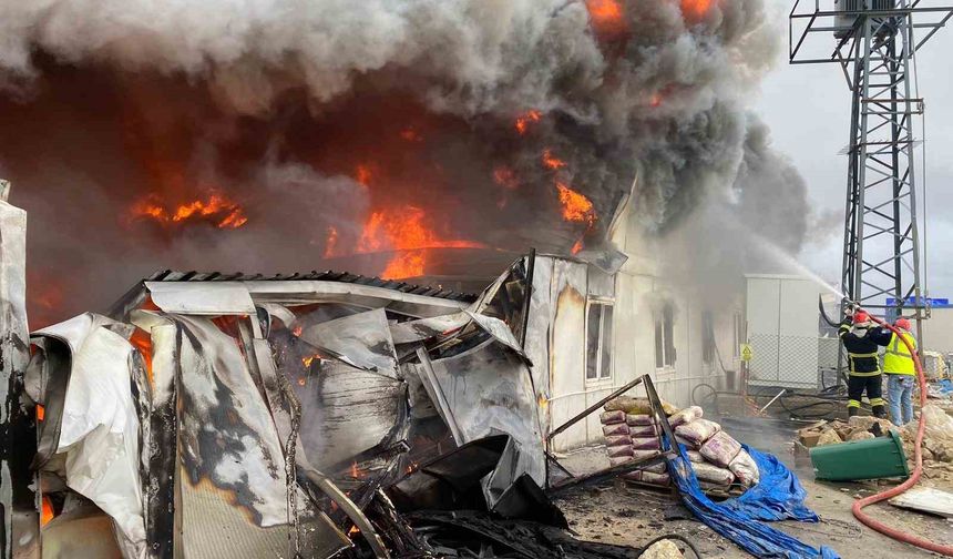 Konteyner yatakhane alevlere teslim oldu