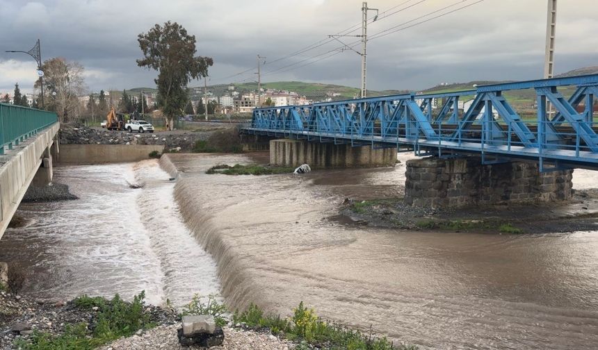 Osmaniye'de sağanak hayatı olumsuz etkiledi