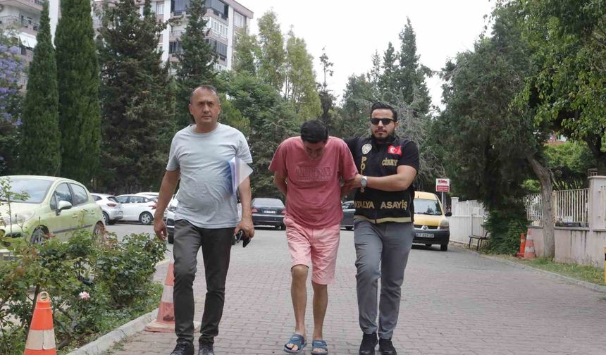 Parkta oğlunu 37 bıçak darbesiyle öldüren babaya ağırlaştırılmış müebbet talebi