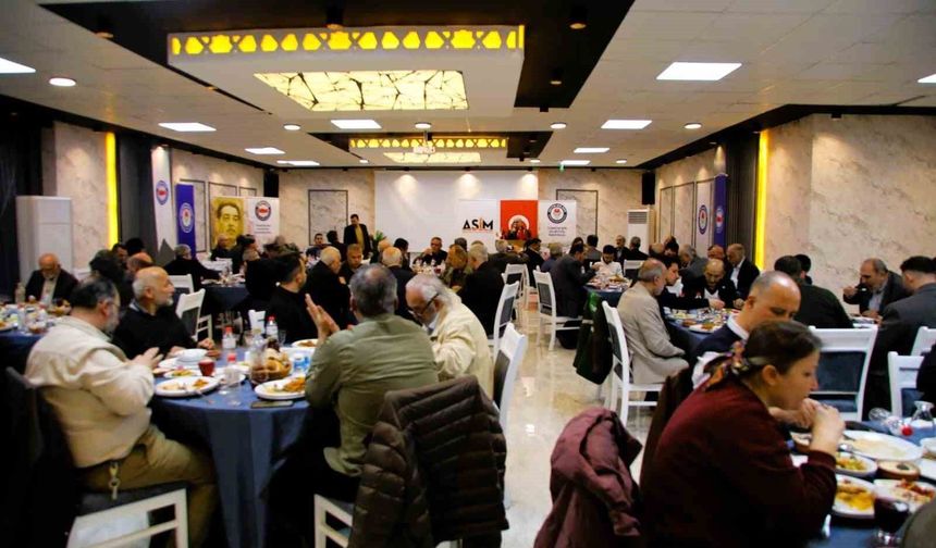Adana'da sivil toplum ve eğitim camiası iftarda buluştu