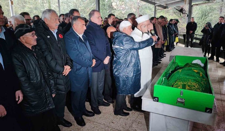 AK Parti Adana İl Başkanı Dağlı'nın annesinin cenazesi toprağa verildi