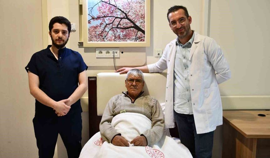 Alanya'da ULAR ameliyatıyla zorlu tümörde bağırsak devamlılığı korundu