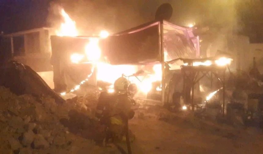 Alevlere teslim olan konteyner yanarak kullanılamaz hale geldi