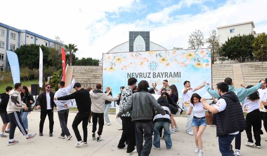 ALKÜ'de nevruz kutlandı