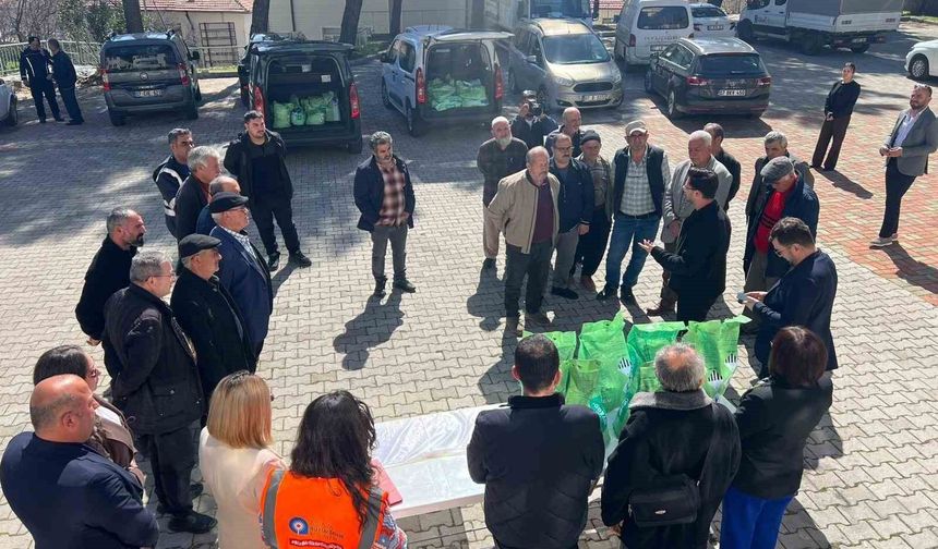 Antalya Büyükşehir Belediyesi'nden üreticilere bordo bulamacı desteği