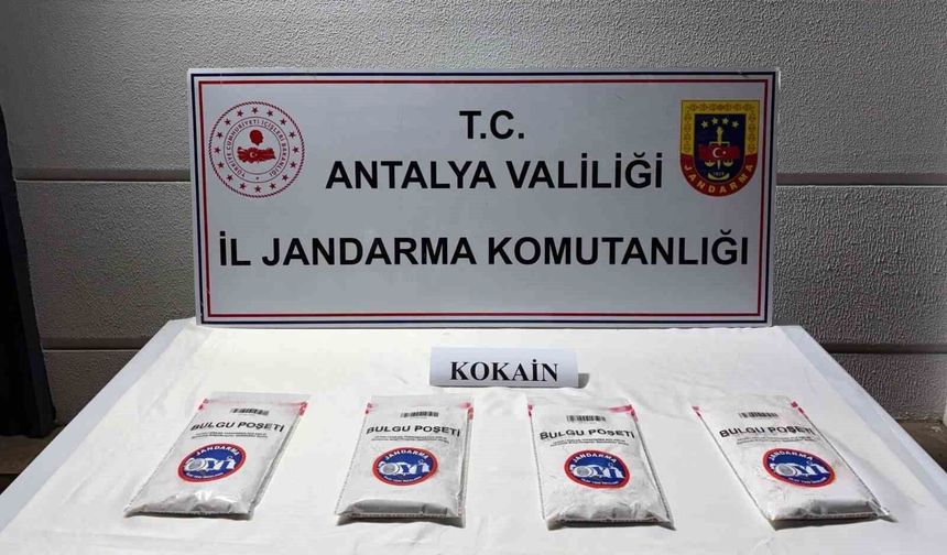 Antalya'da 1 kilo 380 gram kokain ele geçirildi, 2 şüpheli tutuklandı