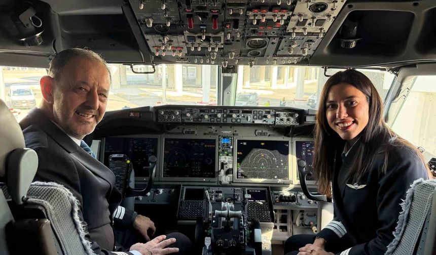 Baba ve kız aynı kokpitte: 42 yıllık pilot gökyüzüne kızıyla veda etti