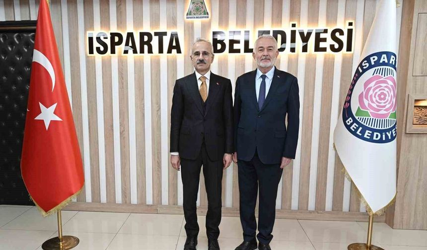 Bakan Uraloğlu: 'Isparta'da güzel işler yapılıyor'