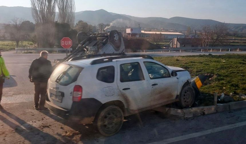 Burdur'da otomobiller çarpıştı: 5 yaralı