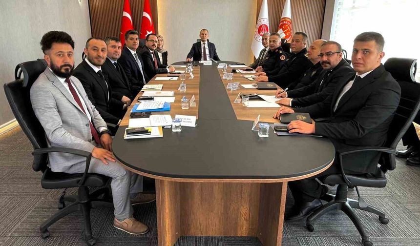 Burdur'da uyuşturucu ve yasa dışı bahisle mücadele toplantısı