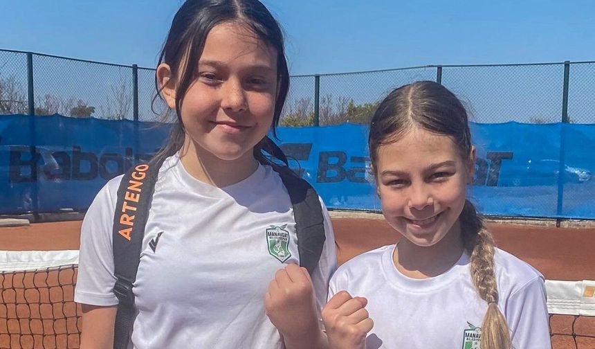 Manavgat Belediyesi Tenis Kulübü sporcularından derece