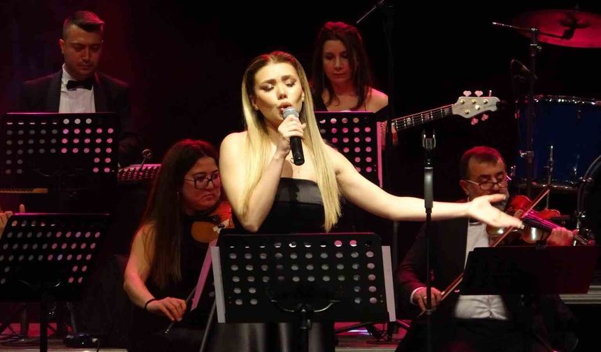 Mersin'de Özgecan Aslan anısına anlamlı konser
