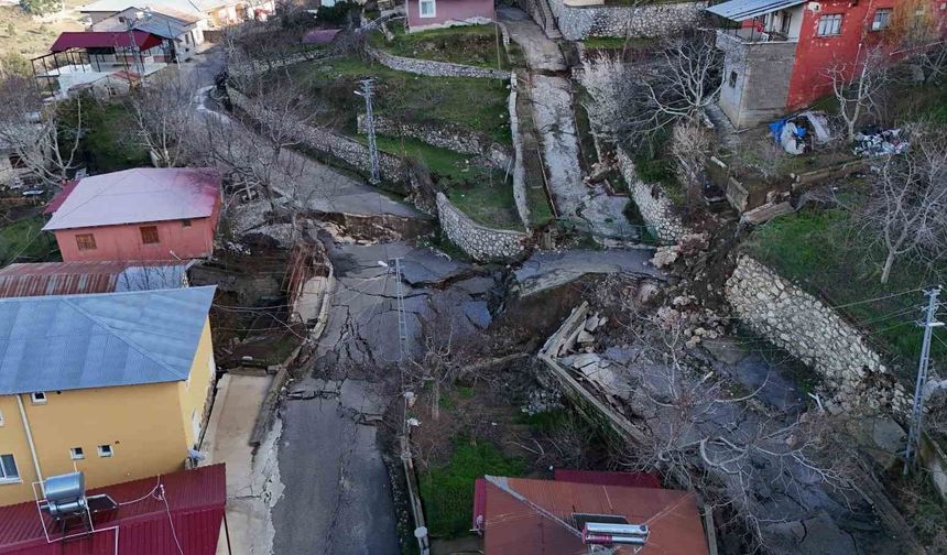 Mersin'deki heyelan bölgesi havadan görüntülendi