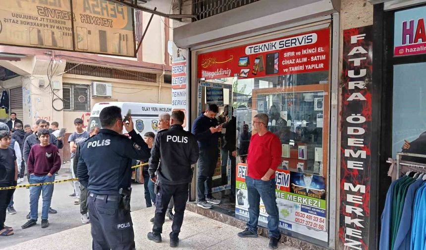 Motosikletle gelip, iş yeri sahibini başından vurup öldürdü