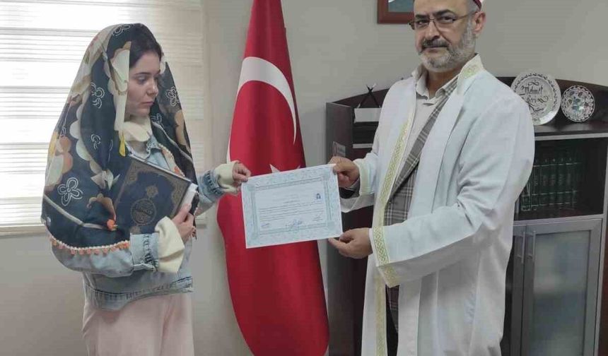 Viktoria müslüman oldu, Amine ismini aldı