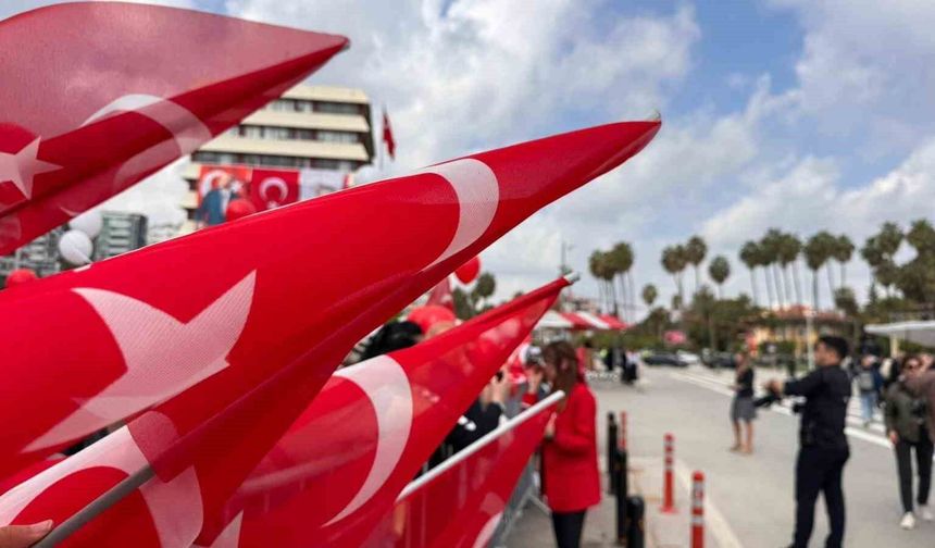 Adana'da 23 Nisan Ulusal Egemenlik ve Çocuk Bayramı coşkuyla kutlandı