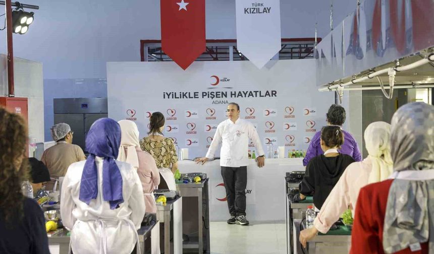 Adana'da kadınlar aşçılık atölyesinde eğitim aldı