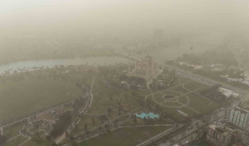 Adana'da toz taşınımı havadan görüntülendi