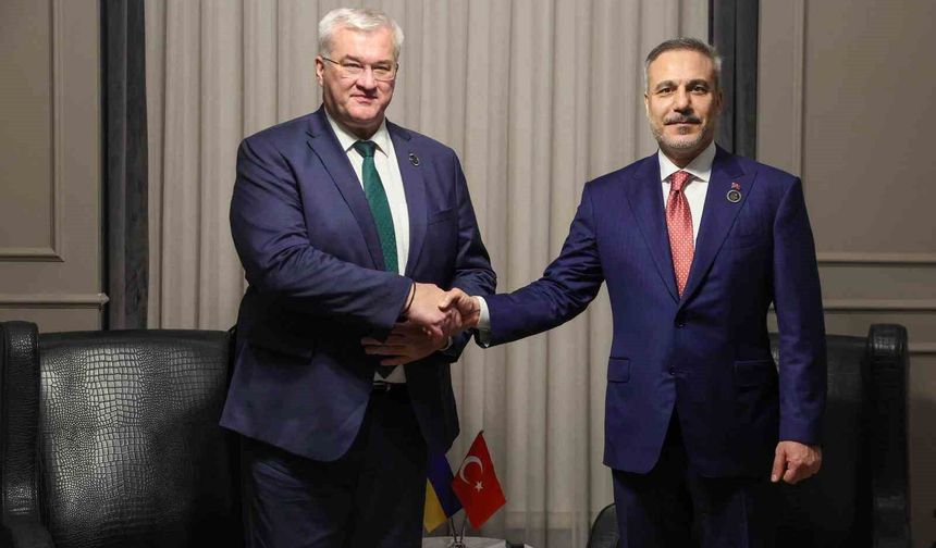Bakan Fidan, Ukraynalı mevkidaşı ile bir araya geldi