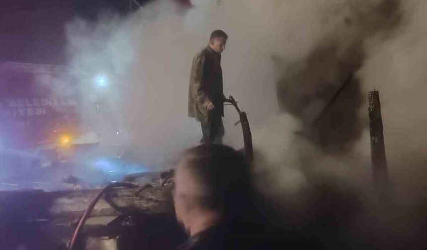 Burdur'da yanan ev kullanılamaz hale geldi