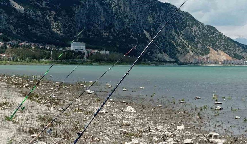 Eğirdir Gölü'nde amatör balıkçılık alanları yeniden düzenlendi