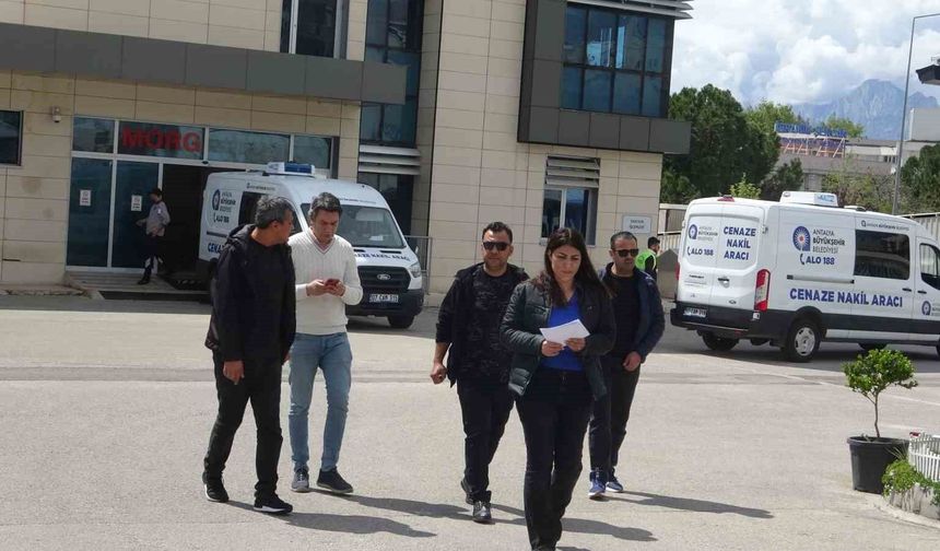 Ekmek almak için markete giden yaşlı adam çöp kamyonunun altında hayatını kaybetti