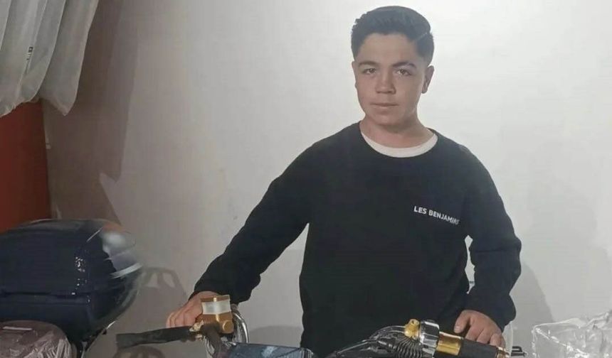 Feci kazada hayatını kaybeden gençlerin cenazeleri gözyaşları içinde teslim alındı