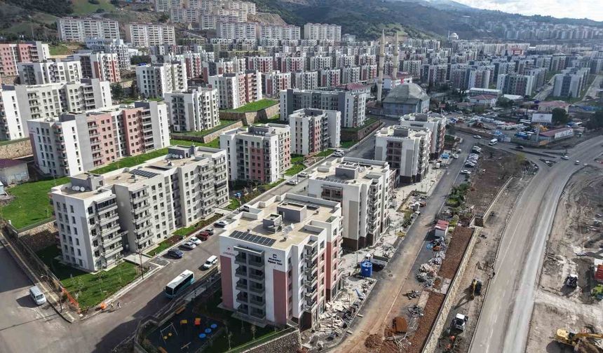 Kahramanmaraş'ta depremzedeler Doğukent'teki yuvalarına taşınıyor