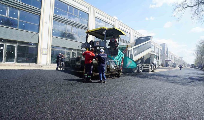 Kahramanmaraş'ta yapımı tamamlanan Toptancılar Sitesi yoluna asfalt