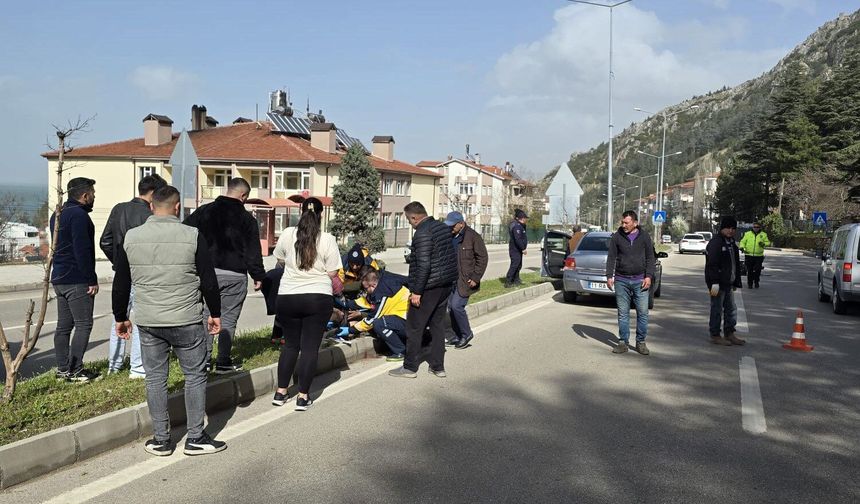 Motosikletin kontrolünü kaybeden sürücü ağır yaralandı