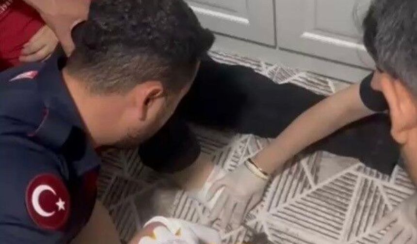 Osmaniye'de ayağına mangal şişi saplanan çocuk hastaneye kaldırıldı