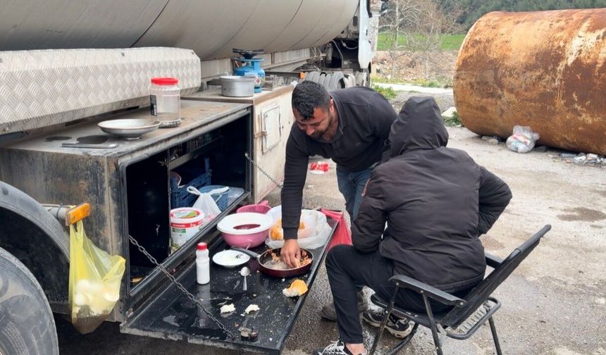 Osmaniye'de şoförlerin zorlu nöbeti: 12 gündür yükler boşaltılmadı