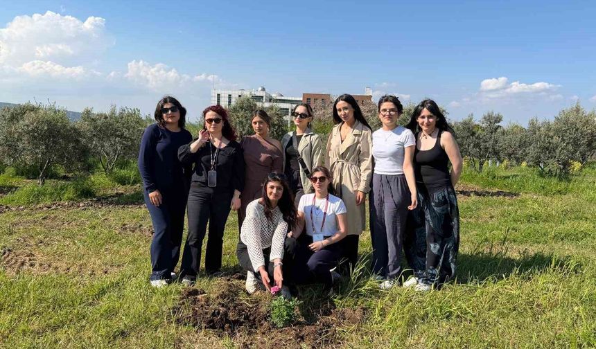 Üniversite öğrencileri acıları toprağa, umutları fidanlara emanet etti