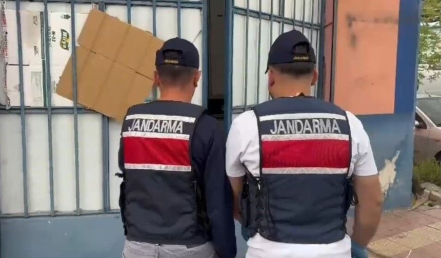 Adana ve Konya'da 13 bin 633 litre kaçak alkol ele geçirildi