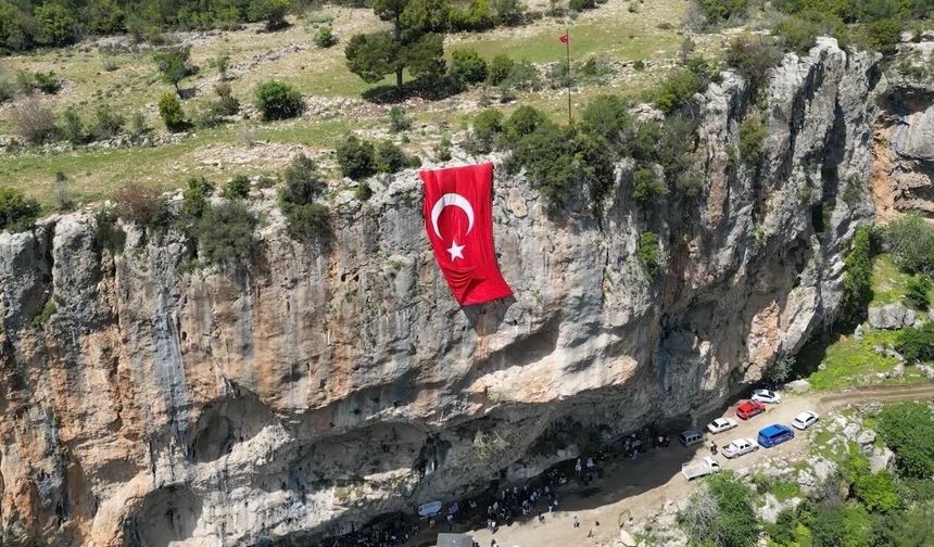 Aserin Kayası eşsiz manzarasıyla dikkat çekiyor