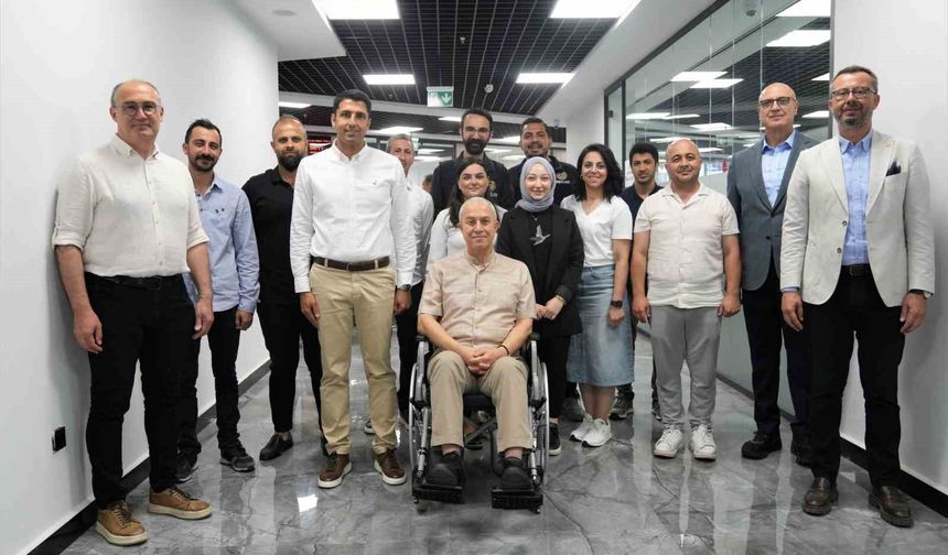 Başkan Özçelik personelle bayramlaştı