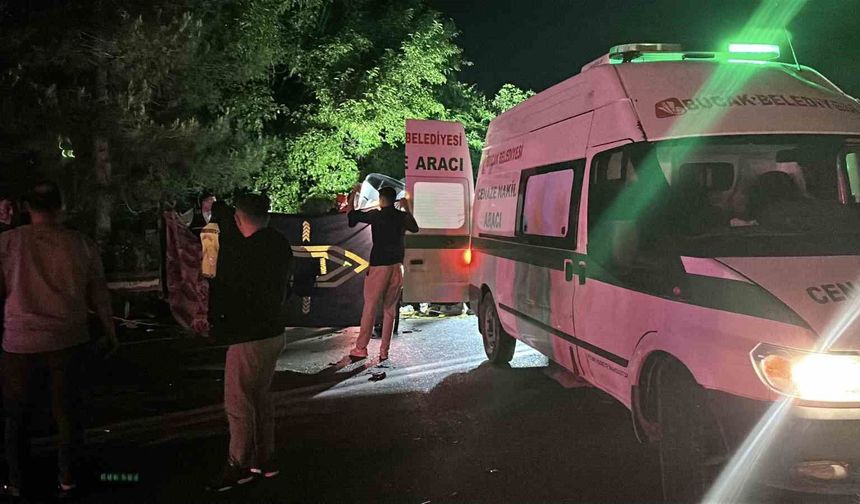 Burdur'da 4 kişinin öldüğü kazada cenazeler teslim edildi