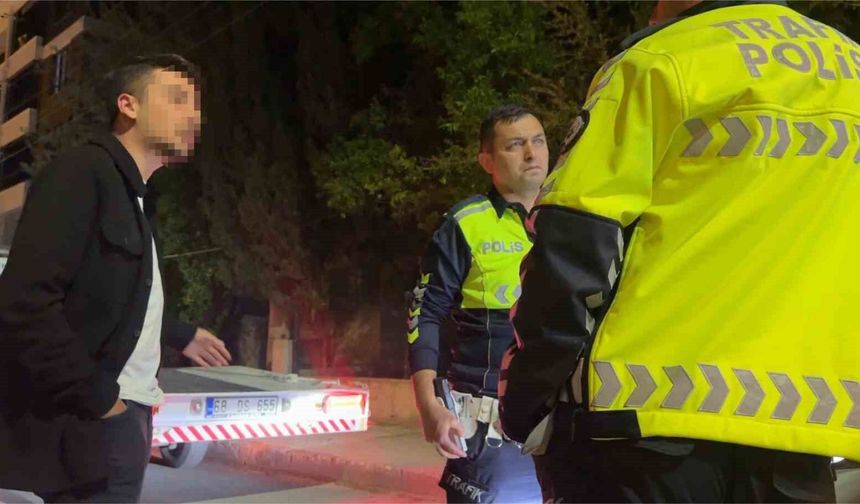 Dur ihtarına uymayan alkollü sürücünün polisi ikna çabaları sonuç vermedi