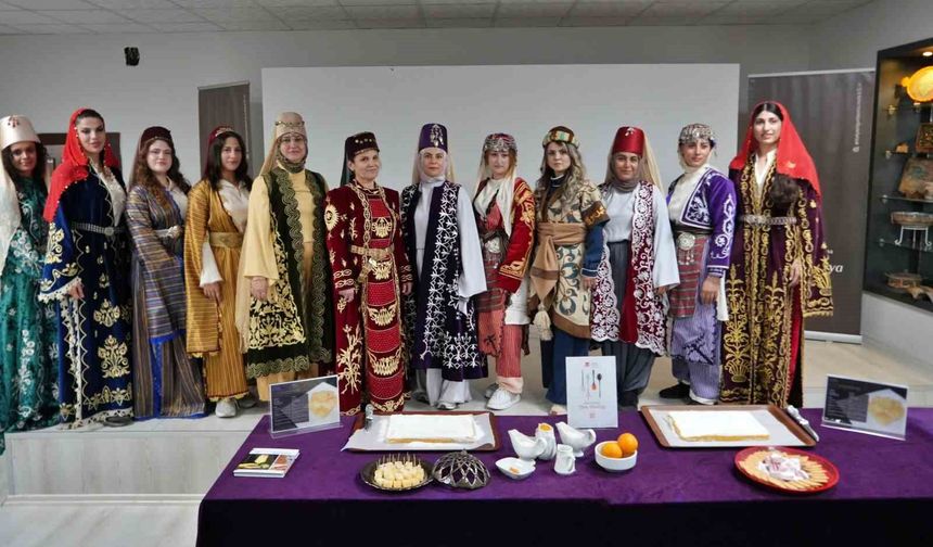 Finike portakallı lokum Antalya'da vatandaşlarla buluştu