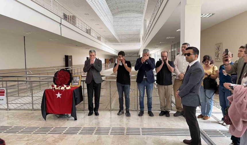 Hayatını kaybeden Ali Özer için üniversitede anma programı düzenlendi